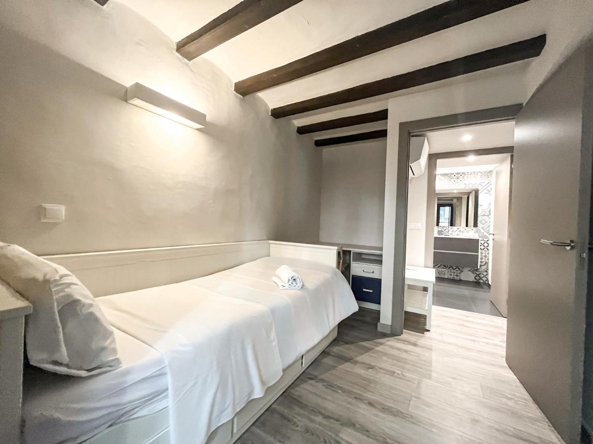 Old Town Duplex With Character Apartman Girona Kültér fotó